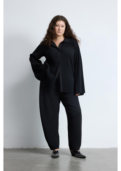 Darıan V Yaka Piliseli Büyük Beden Gömlek Siyah