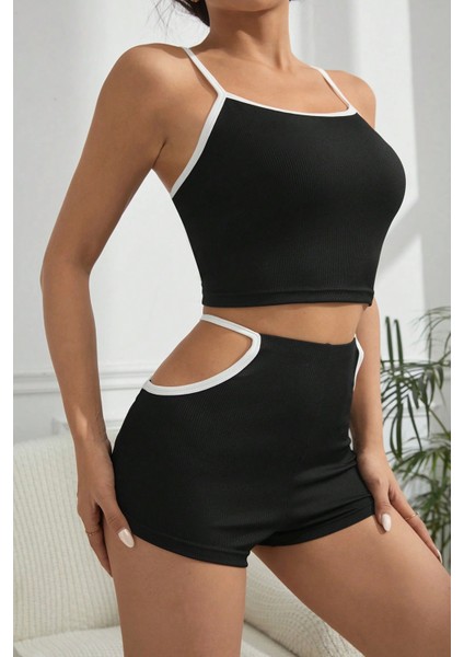 Kadın Siyah Beyaz Şortlu Cut-Out Detaylı Gecelik Takımı fiyatları