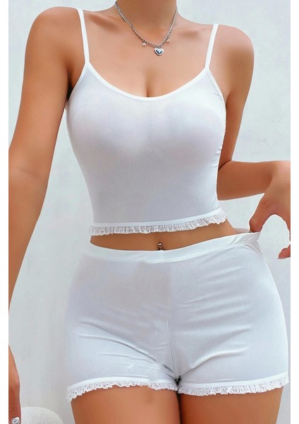 Kadın Beyaz Alt-Üst Dantel Detaylı Şortlu Şık Gecelik Takım indirimleri