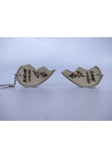 Çiftlere Özel Yazılı Ahşap Anahtarlık – Kalp Detaylı Lazer Kesim – Kavak Kontraplak