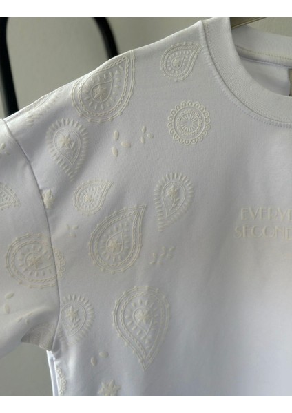 Erkek Beyaz Tişört modelleri