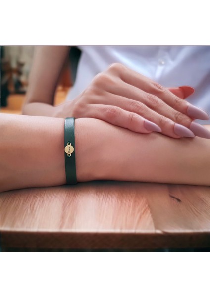 Altın Plakalı 14 Ayar Buse Ismine Özel Doğal Yeşil Derili Yuvarlak Motifli Hediye BILEKLIK-428ISIM fiyatları