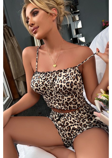 Kadın Leopar Desenli Şortlu Fırfırlı Gecelik Takımı modelleri