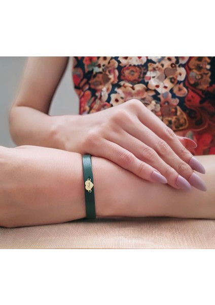 Altın Plakalı 14 Ayar Seda Ismine Özel Doğal Yeşil Derili Kalp Motifli Hediye BILEKLIK-431ISIM fiyatları