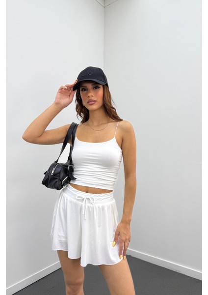 Helis Beyaz Mini Dökümlü Şort