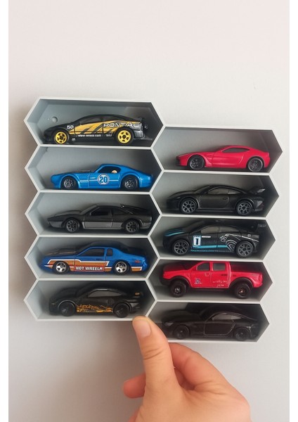 Hot-Wheels Arabaları için Tasarlanmış Uyumlu 1/64 Duvar Garajı 10 araçlık stand için geçerli fiyattir. Çoklu alım icin ürün ekleyiniz.