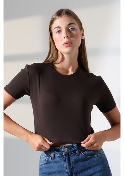 Pamuklu Kompakt Penye Ribana Bisiklet Yaka Crop T-Shirt 21560 Kahve