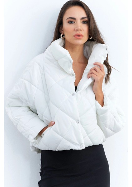 Kadın Beyaz Beli Lastikli Yarasa Kol Şişme Mont MX11 fırsatları