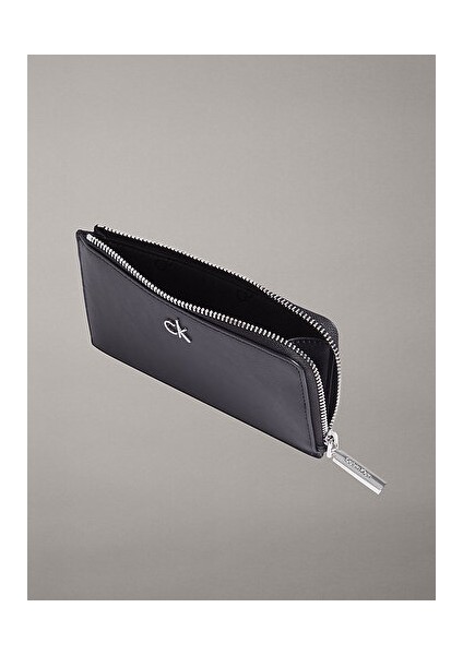 Kadın Siyah Kartlık modelleri