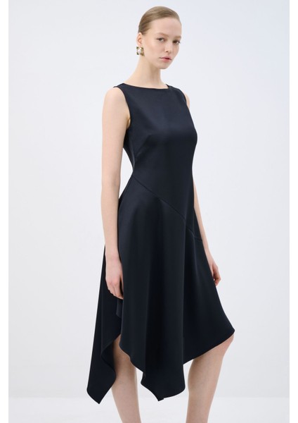 Kolsuz Yırtmaç Detaylı Asimetrik Elbise Siyah 12444907000 fiyatları