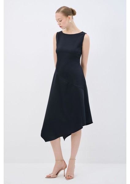 Kolsuz Yırtmaç Detaylı Asimetrik Elbise Siyah 12444907000 fırsatları