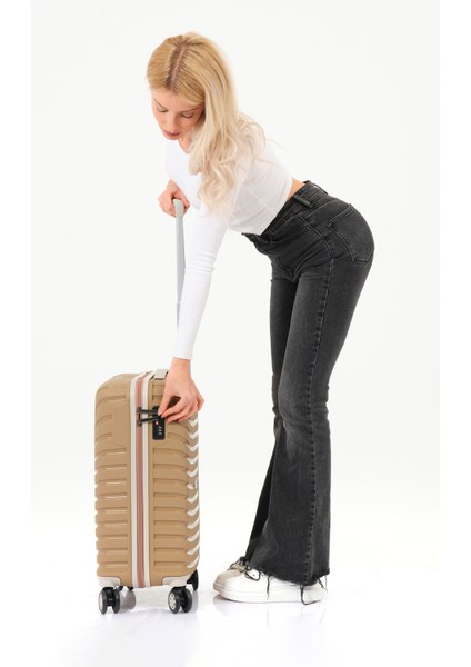 Unisex Gold Krem Kabin Boy Küçük Silikon Kırılmaz Pp Valiz modelleri