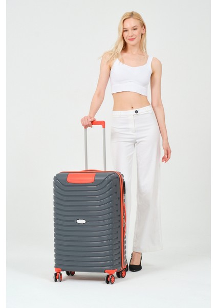 Unisex Füme Turuncu Orta Boy Silikon Kırılmaz Pp Valiz