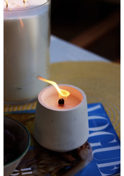 Sandal Ağacı Kokulu %100 Doğal Soya Beton Kalıp Içerinde Dekoratif Yuvarlak Ahşap Fitilli Mum fırsatları