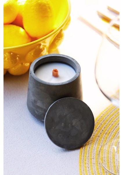 Sandal Ağacı Kokulu %100 Doğal Soya Beton Kalıp Içerinde Dekoratif Yuvarlak Ahşap Fitilli Mum