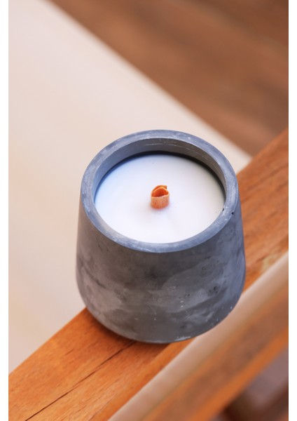 Sandal Ağacı Kokulu %100 Doğal Soya Beton Kalıp Içerinde Dekoratif Yuvarlak Ahşap Fitilli Mum fırsatları