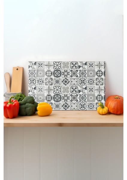 Mozaik Desenli Cam Kesme Tahtası, Silikon Ayaklı, Sunum Kesim Doğrama Tablası, Temperli ve Rodajlı