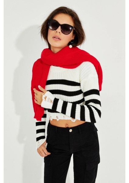 Kadın Ekru-Siyah Çizgili Yırtık Crop Kazak SF2200