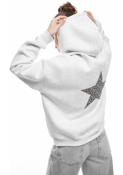 Cep Detaylı Kapüşonlu Leopar Detaylı Arkası Baskılı Oversize Sweatshirt modelleri