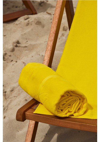Plaj Çantasına Dönüşen %100 Pamuk Sarı Plaj Havlusu fırsatları