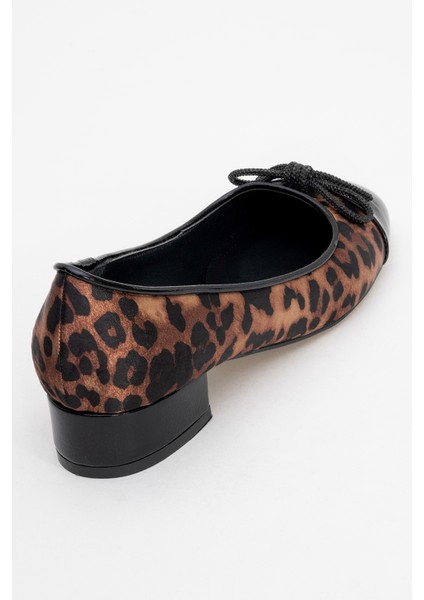 Julien Siyah Sarı Desenli Fiyonklu Kadın Topuklu Babet Ayakkabı fırsatları