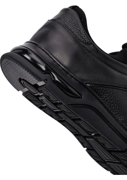 Erkek Siyah Bağcıklı Kalın Tabanlı Deri Casual Sneaker 25WFD676618