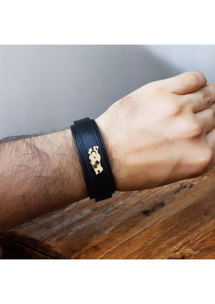 14 Ayar Altın Plakalı Zar Temalı Siyah Derili Türkiye Haritalı Hediye BILEKLIK-440SEMBOL fiyatları