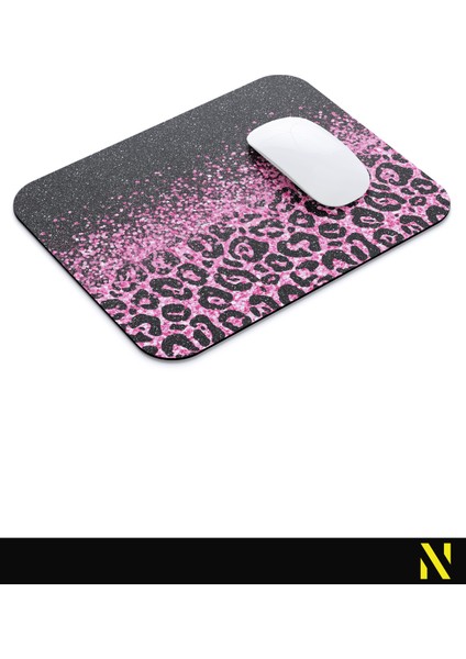 Siyah Zemin Üzerine Pembe Renkli Leopar Desenli Mouse Pad 23X19 cm – Ergonomik Kaymaz Tabanlı, Minimal ve Modern Tasarım – Ofis, Ev, Öğrenci, Gamer Kullanımı Için Uygun Şık Mousepad modelleri