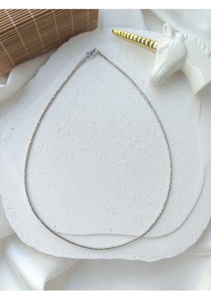 Ince Sarmal Choker Kolye