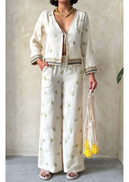 Nakış Işlemeli Kısa Kimono fiyatları