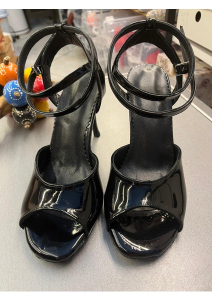 Siyah Rugan Kelebek Model 8,5 cm 13 Pont Topuk Boyu Tango, Dans ve Salon Ayakkabısı fiyatları