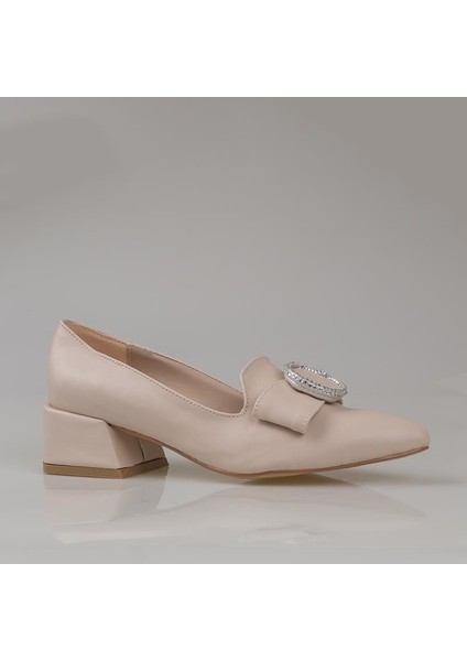 Krem Fiyonk Detaylı Kadın Klasik Ayakkabı fiyatları