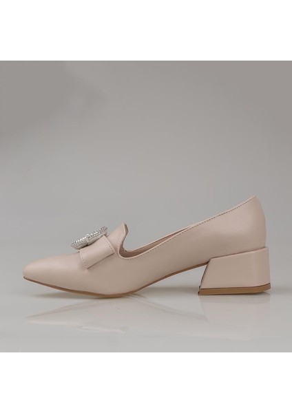 Krem Fiyonk Detaylı Kadın Klasik Ayakkabı modelleri