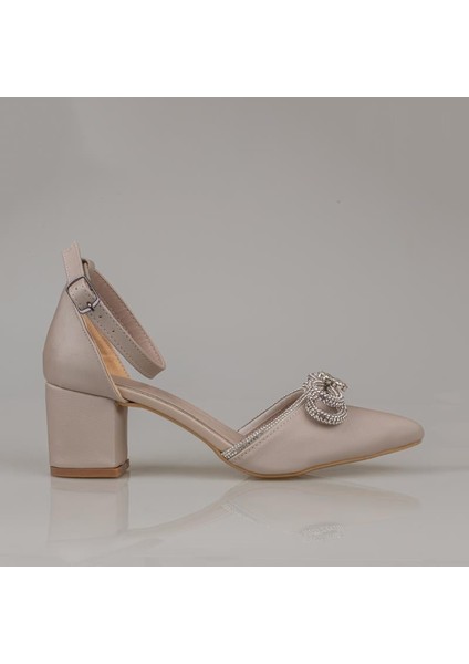 Krem Taşlı Fiyonk Detaylı Kadın Saten Klasik Ayakkabı fiyatları