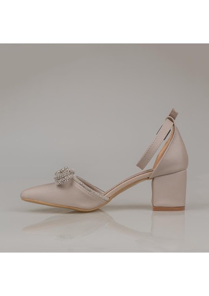 Krem Taşlı Fiyonk Detaylı Kadın Saten Klasik Ayakkabı modelleri
