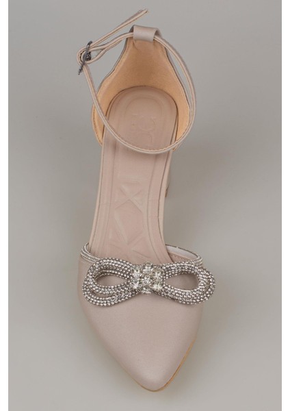 Krem Taşlı Fiyonk Detaylı Kadın Saten Klasik Ayakkabı indirimleri