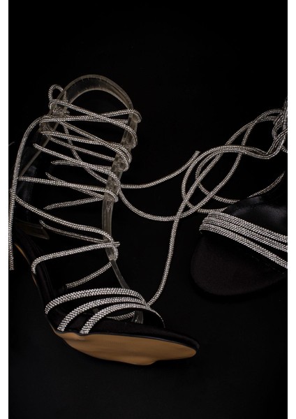 Siyah Bilekten Bağlamalı Taşlı Kadın Klasik Ayakkabı modelleri