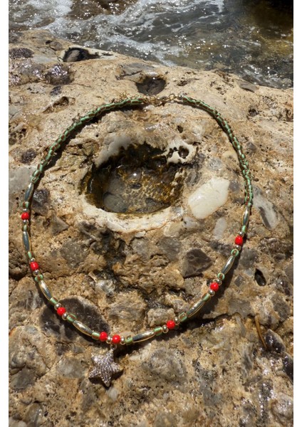 Zirkon Taşlı Yıldız Charm Boncuklu Kolye Lacivert fırsatları