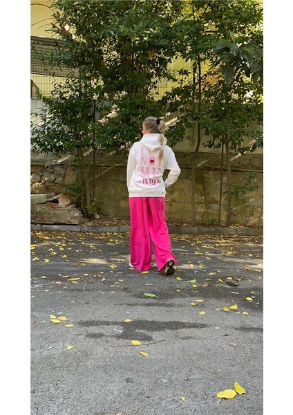 Ekru Kalp Nakışlı Sweat modelleri