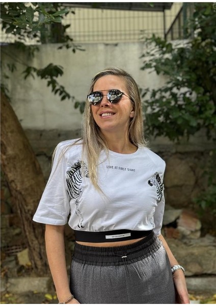 Baskı ve Lastik Detaylı Vatkalı Tshirt fiyatları