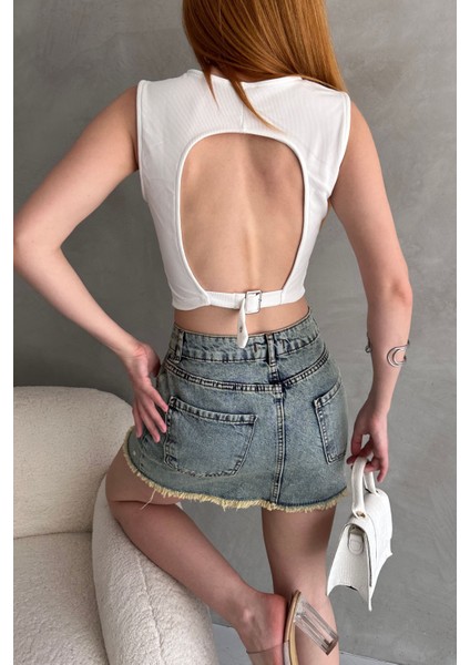 Sırtı Kemer Detaylı Kaşkorse Crop Bluz fırsatları