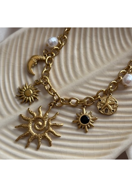 Gold Güneş Charmlı Kolye