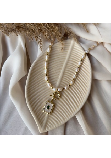 Premium Gold Boncuklu Plaka Kolye