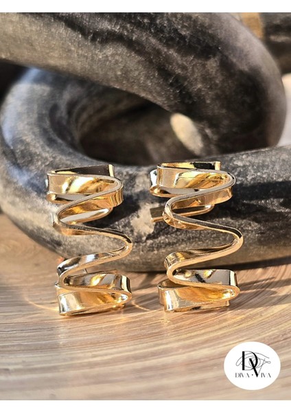 - Zig Loop Kadın Küpe modelleri