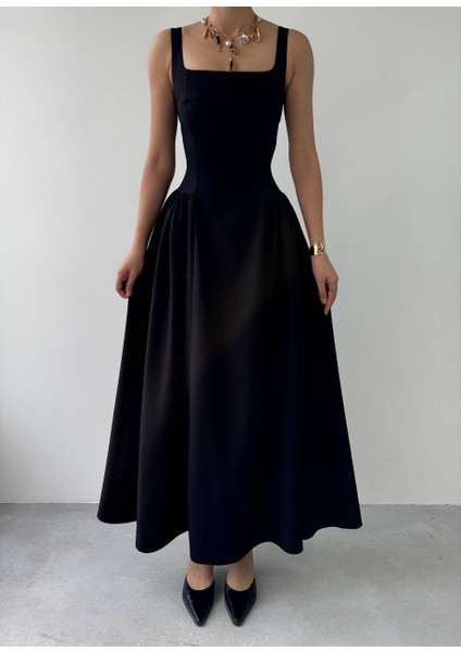 Modestrıa Siyah Kare Yaka Kolsuz A Kesim Elbise modelleri