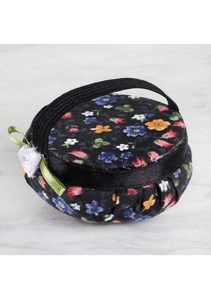 Kola Takılabilir Iğnedenlik Siyah Çiçekli fiyatları