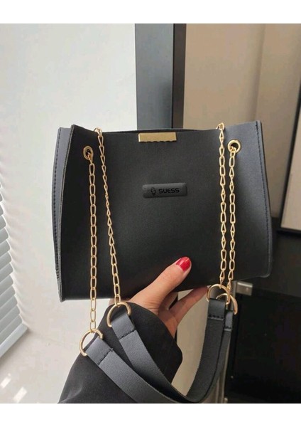 Zincir Askılı ve Zincir Kapamalı Deri Mini Kare Çanta