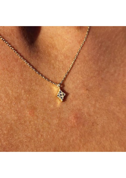 Altın Kolye - Karo Taşlı Minimal Zarif Tarz Gündelik Swarovski Taşlı Tasarım 14 Ayar Altın Kolye fırsatları