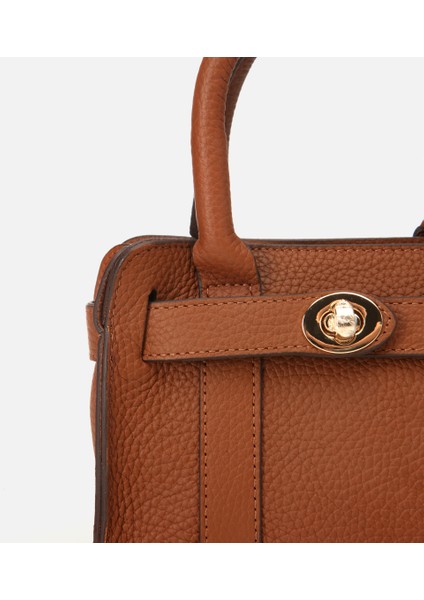 03CAH301090A370 KADIN Deri Taba Kilit Detaylı Mini Çanta fırsatları