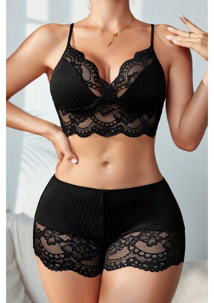 Kadın Siyah Kaşkorse ve Dantel Detaylı Şortlu Gecelik Takım fırsatları
